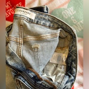 Super cute cropped jeans from moco boutique. Still available on the website.